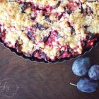 streusel plum cake @ {nifty thrifty things}