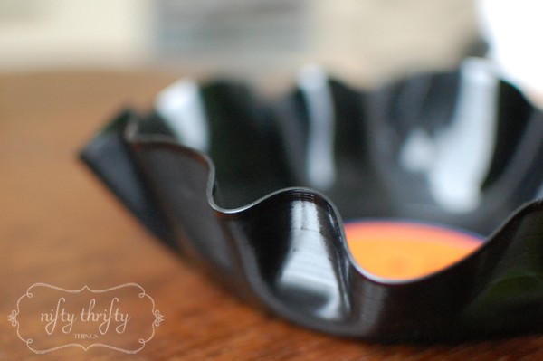 recycled: record bowl from {nifty thrifty things}