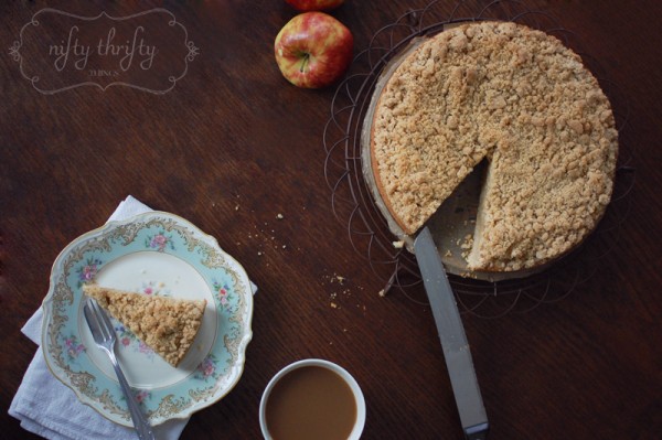 apple cake with streusel from {nifty thrifty things}